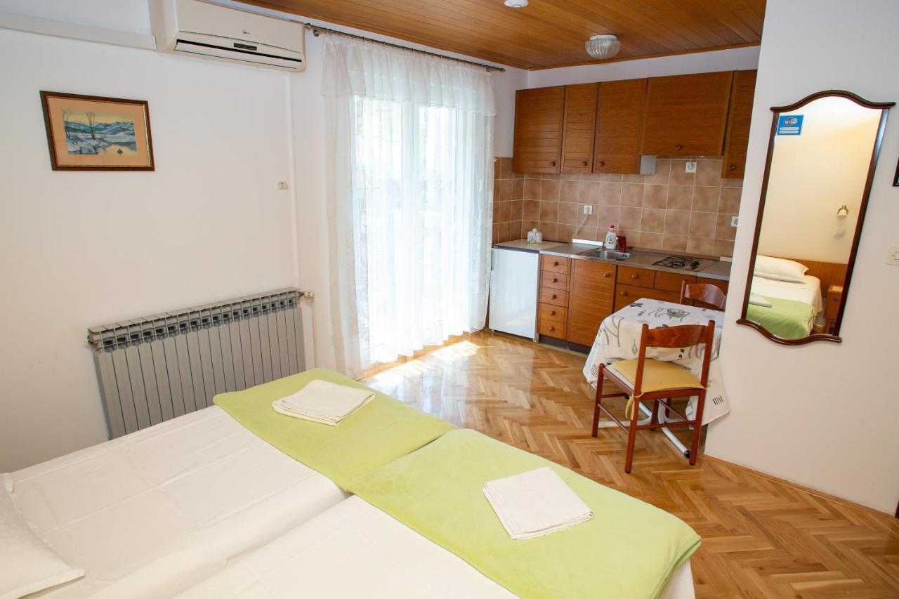 Apartments & Rooms Peranic Новалья Экстерьер фото