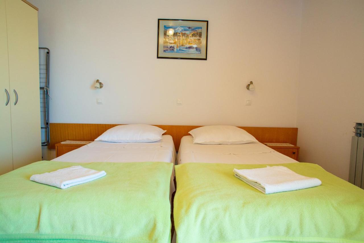 Apartments & Rooms Peranic Новалья Экстерьер фото
